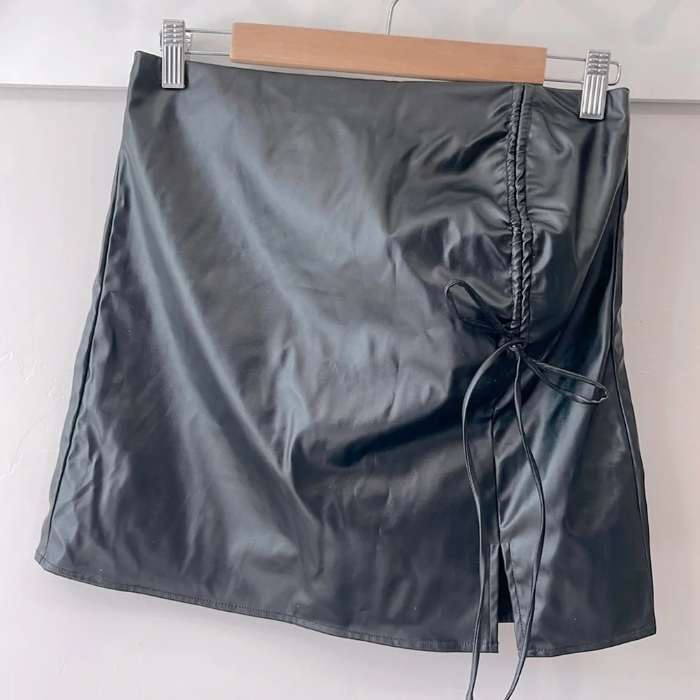 Cider, Edgy style, faux leather black mini skirt - Picture 1 of 7